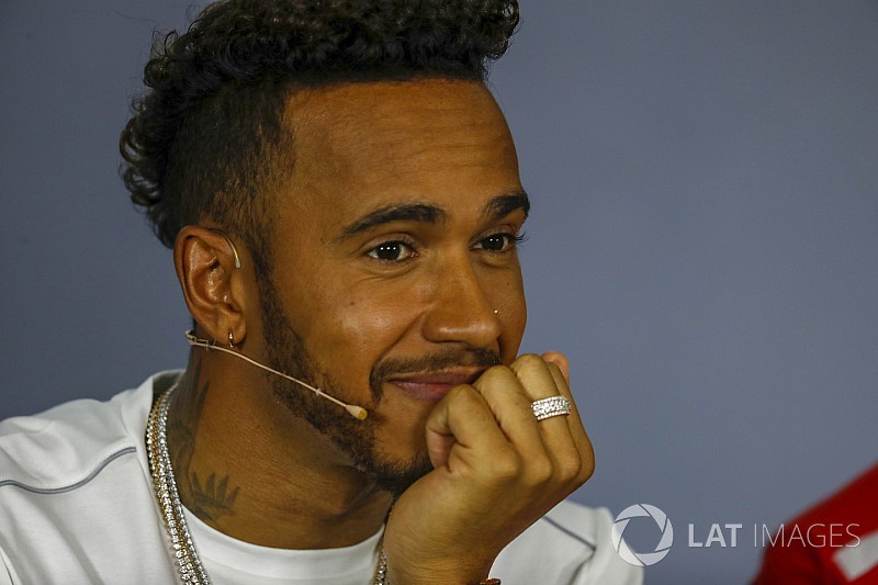 Hamilton'dan Rosberg'e yanıt: Bazıları haber olmaya ihtiyaç duyuyor