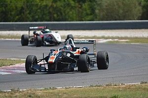 F2000 Italian Trophy: Bracalente corsaro, trionfa in Gara 1 a Budapest