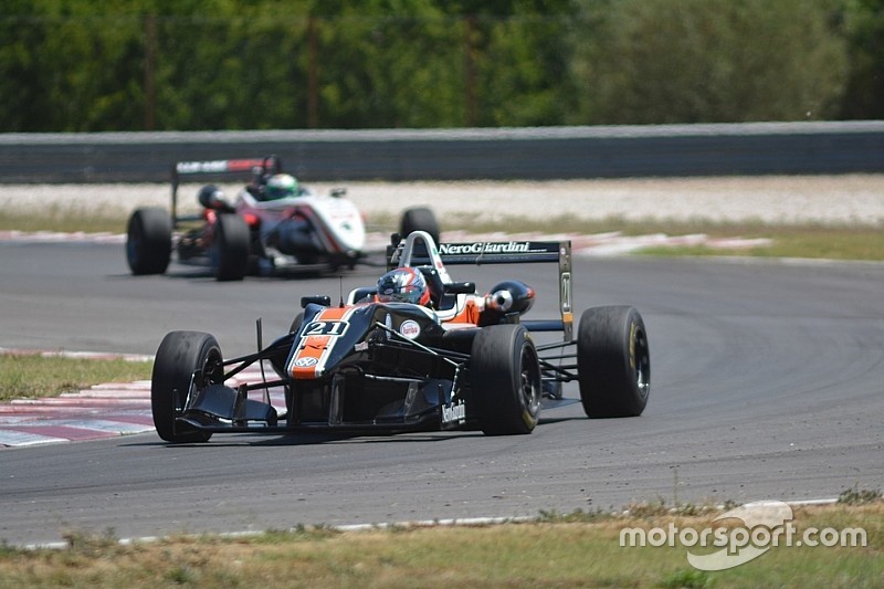 F2000 Italian Trophy: Bracalente corsaro, trionfa in Gara 1 a Budapest