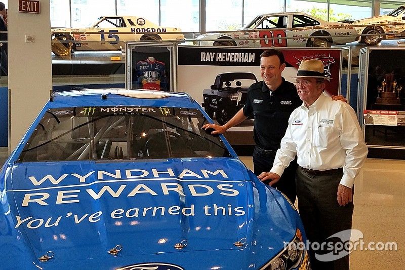 Kenseth wants to help Roush "return to prominence" in the Cup Series