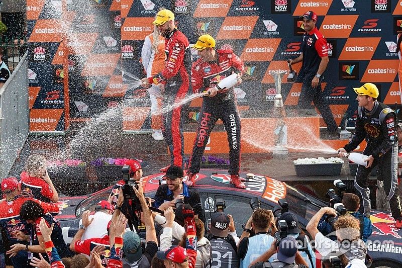 Newcastle Supercars: Whincup seals title in thrilling finale