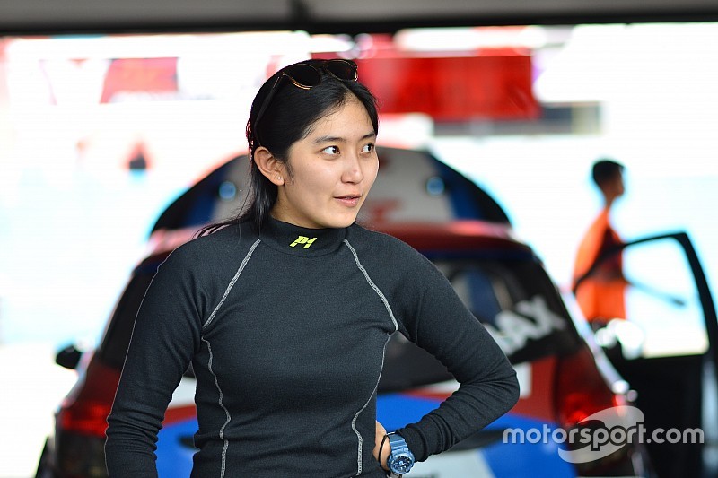 Pengalaman pembalap multidisiplin: Stroll dan Alinka
