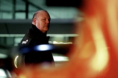 McLaren показала тизер новой машины