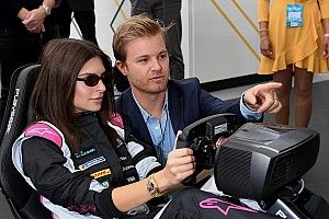 VIDEO: Rosberg volvió a pilotear en un circuito