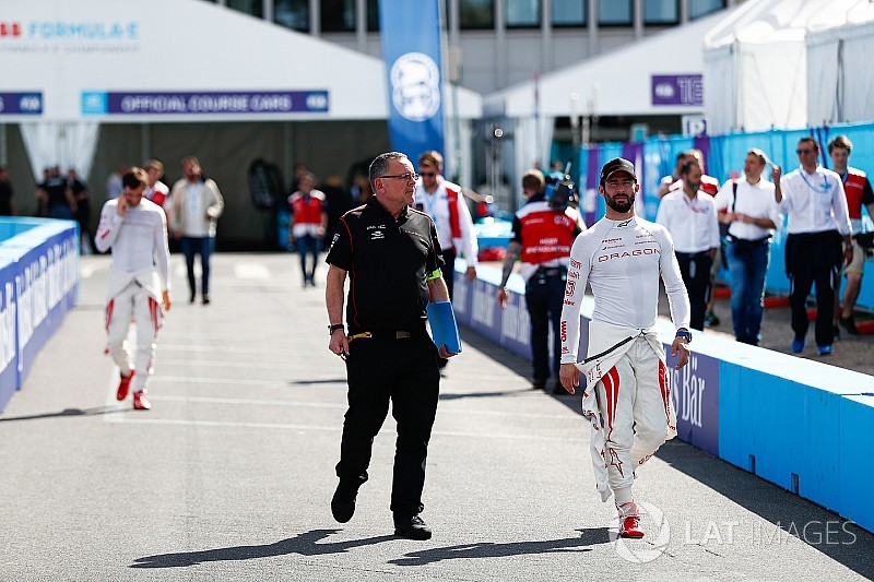 Blamás koccanás a Formula E időmérőjén - videó
