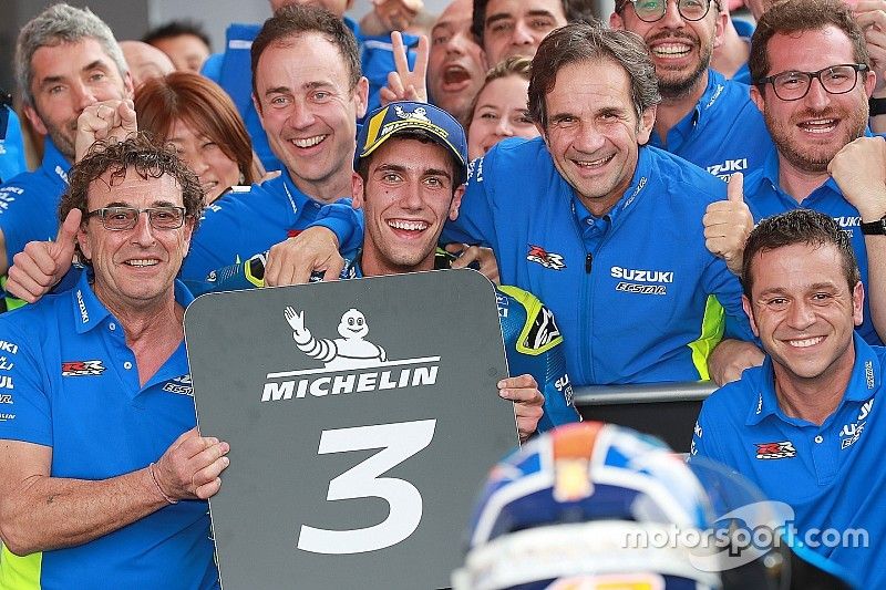 “Rins lleva desarrollando la moto desde el año pasado”, dice Brivio, director de Suzuki