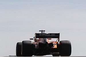 Magnussen újabb incidense, ezúttal Alonsóval a Brit Nagydíjon: videó