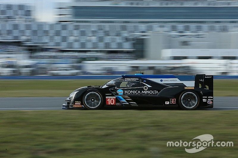 Cadillac mantiene su dominio en Daytona y Alonso fuera del top 10