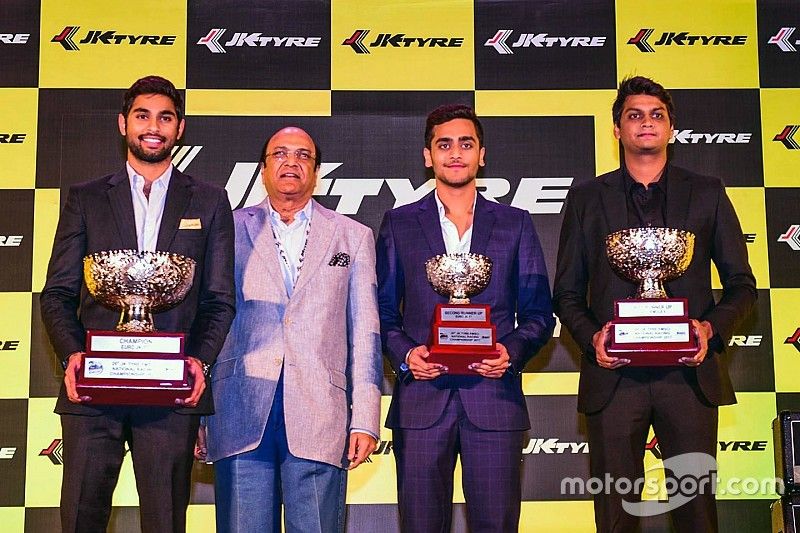 Champion Anindith Reddy, Raghupati Singhania, JK Tyre Managing Director, Nayan Chatterjee and Vishnu Prasad