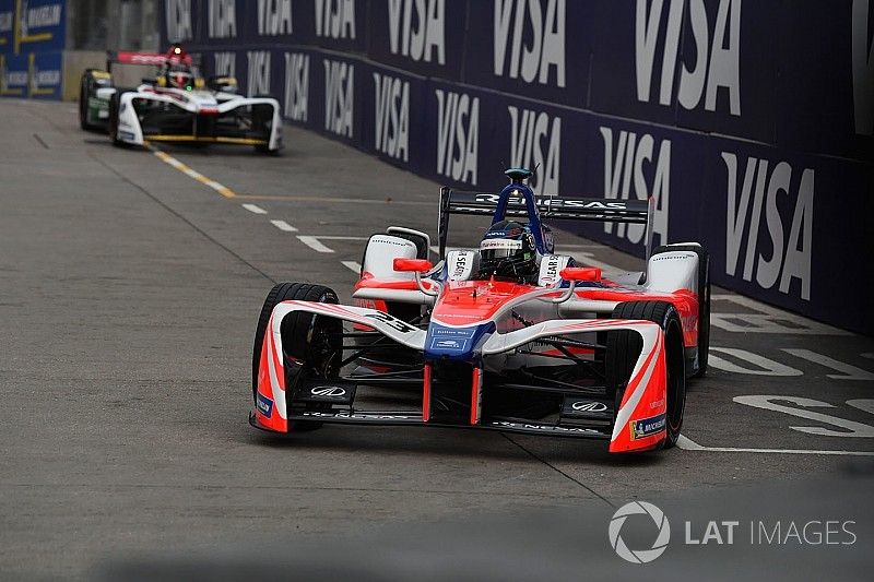 Heidfeld boos over ‘slalommen’ van Vergne