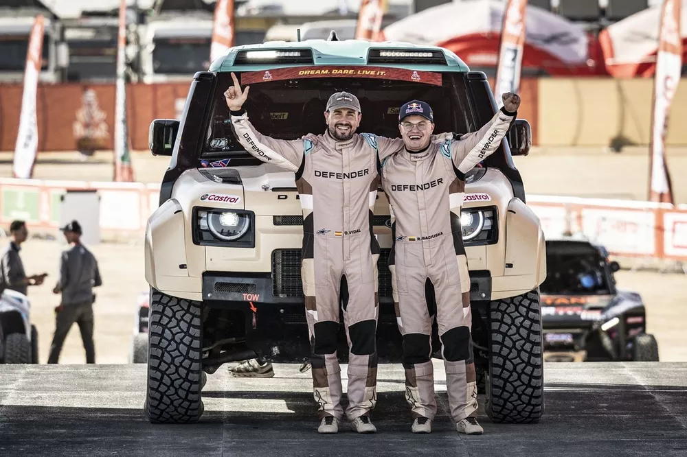 #502 Defender Rally, Defender D7X-R: Rokas Baciuska, Oriol Vidal 