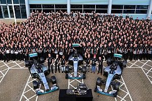 Прямая речь. Почему три титула подряд стали сюрпризом для Mercedes