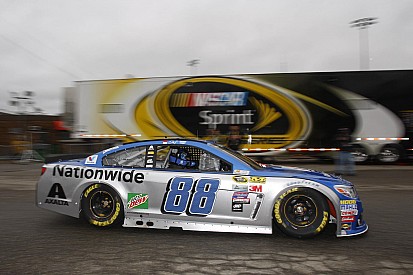 Jeff Gordon leads second Cup practice at Dover