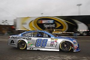 Jeff Gordon leads second Cup practice at Dover