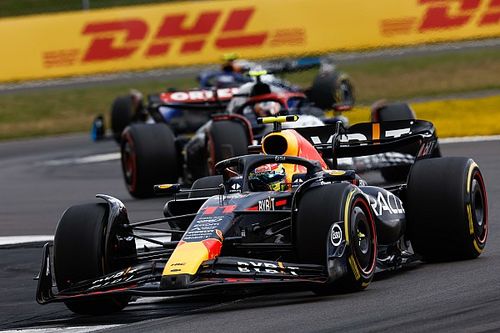 Webber critica a Checo Pérez: hasta yo podría rendir con ese coche