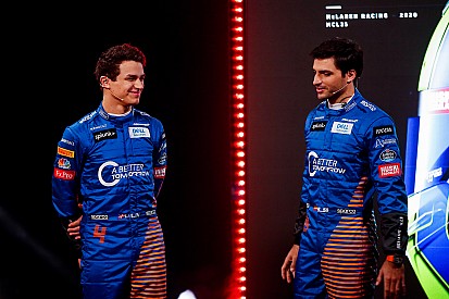 Norris nem fog kezet Sainzcal a McLarennél
