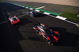 Fotos y vídeo: Verstappen prueba el superdeportivo Valkyrie