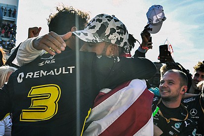 Ricciardo: "Şampiyonluk savaşında olsaydım, Hamilton'ı daha fazla zorlardım"