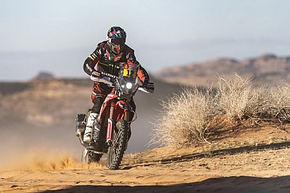 Benavides wint gitzwarte Dakar-etappe bij de motoren