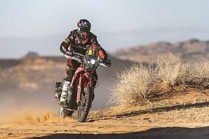 Benavides wint gitzwarte Dakar-etappe bij de motoren