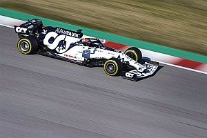 A pályán is rendkívül jól mutat az AlphaTauri F1-es gépe