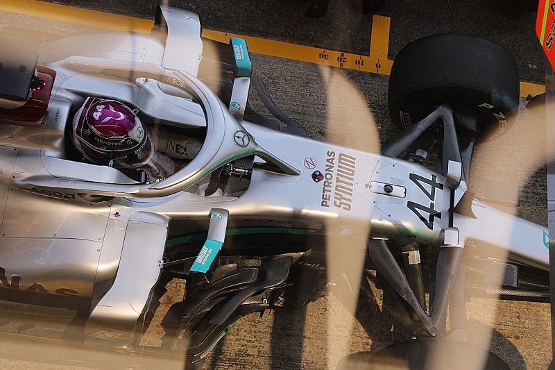 Mercedes 'steering mode' raises eyebrows in Barcelona