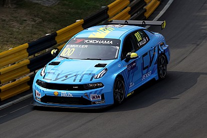 Macau WTCR: Muller wins Race 1, Michelisz retakes points lead