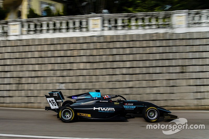 Macau GP: Hughes takes provisional pole