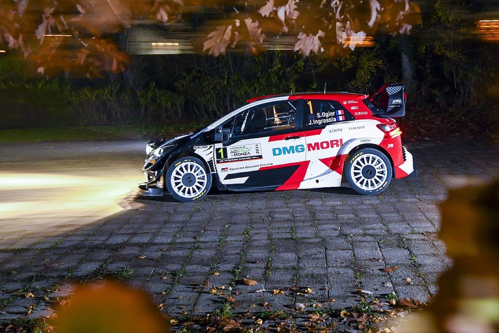 Ogier lidera sobre Evans en la mañana del viernes en Monza