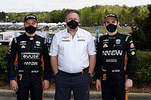 O'Ward correrá con Zak Brown las 12 Horas del Golfo