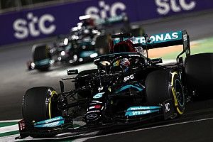 F1 | Hamilton: "Serve usare la testa. Perché Max ha frenato?"