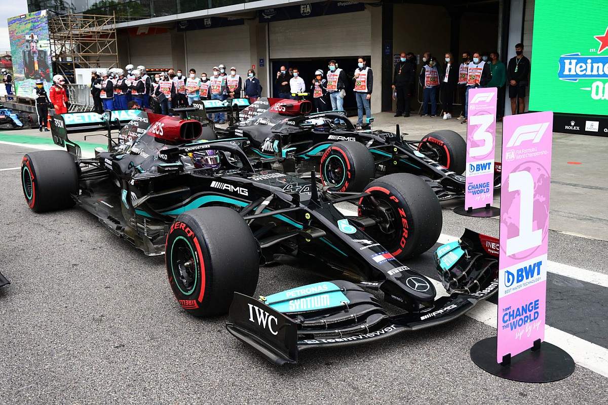 F1 stewards adjourn Hamilton DRS rule break hearing at Brazilian GP - Motorsport.com