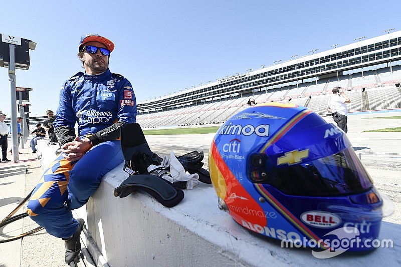 «Эта гонка сама выбирает победителя». Алонсо о подготовке к Indy 500