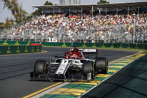 Problema com sobreviseira força Raikkonen a antecipar parada na Austrália
