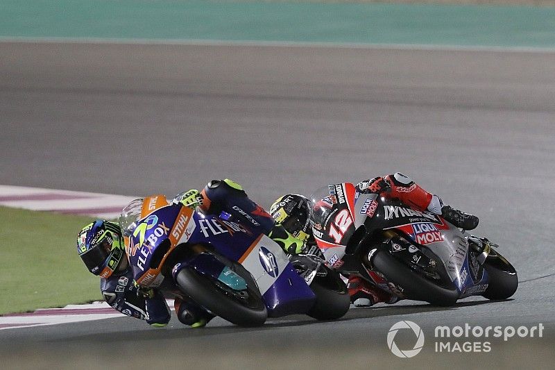 Moto2 in Katar: Baldassarri 0,026s vor Lüthi, Schrötter auf dem Podium