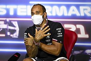 Hamilton rozpoczął negocjacje