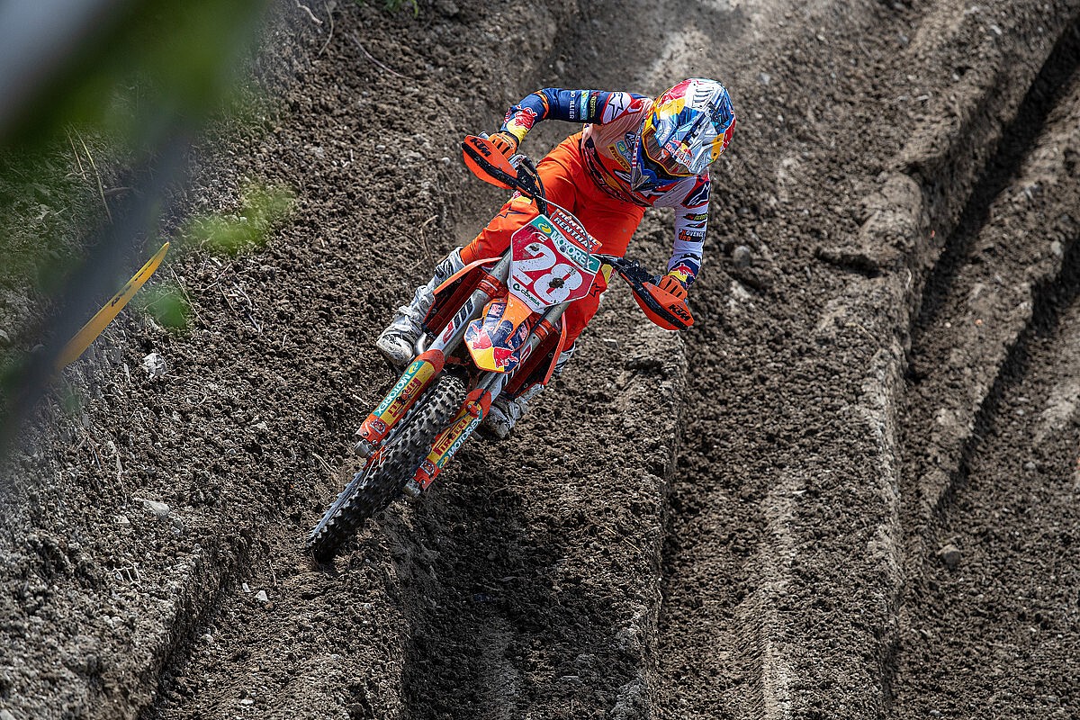 Regerend kampioen en WK-leider MX2 Vialle geblesseerd