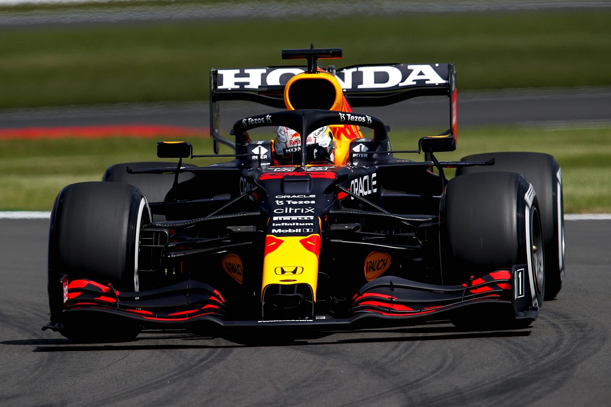 F1イギリスFP1:フェルスタッペン、初日予選に向けてトップタイムで発進。角田裕毅は12番手タイム