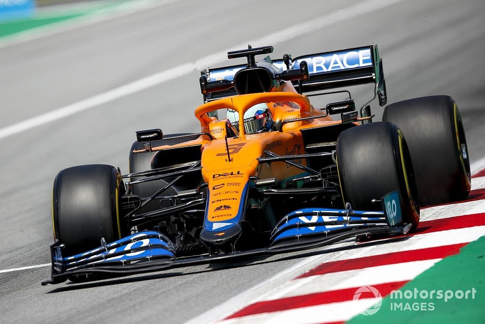 Ricciardo: "MCL35M'i sürebilmek için son yıllardaki tarzımı değiştirmem gerekiyor"