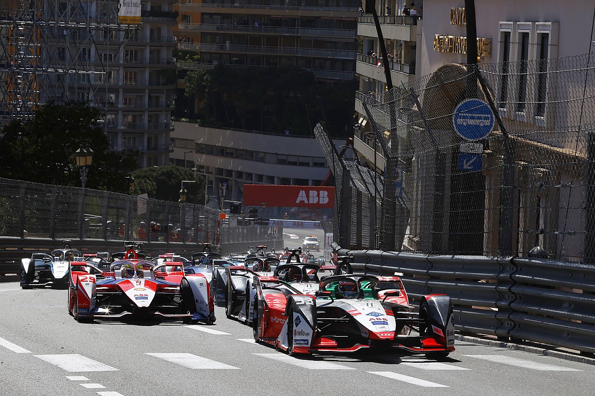 A következő szezonban új helyszínekre is ellátogat a Formula E