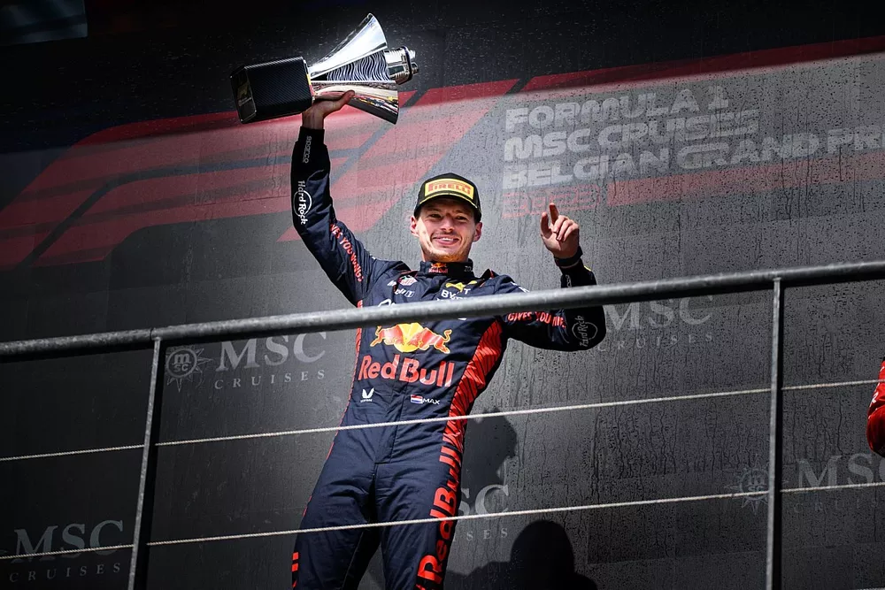 Podio: ganador Max Verstappen, Red Bull Racing