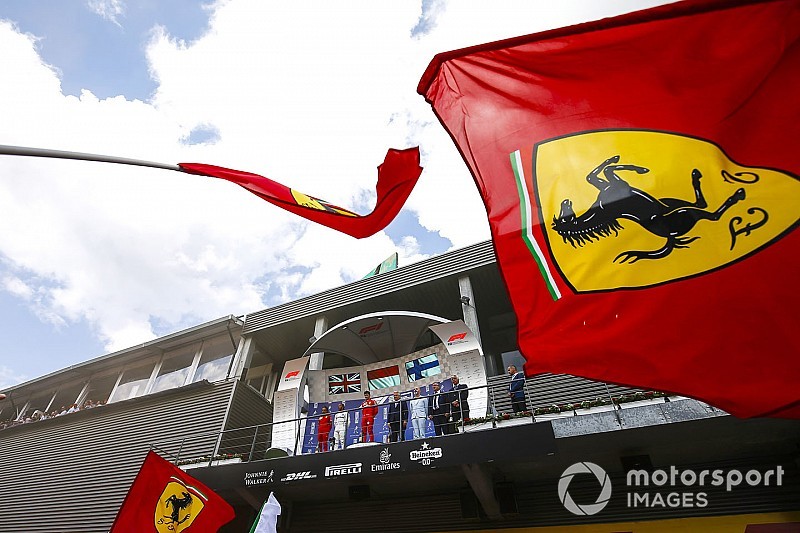 ÉLŐ F1-ES MŰSOR: Tragédia, újra nyert a Ferrari, Leclerc első győzelme (LIVE)