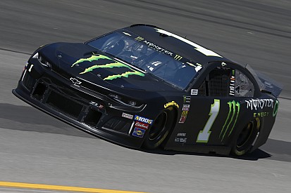 Em final eletrizante, Kurt Busch supera irmão na prorrogação e vence em Kentucky
