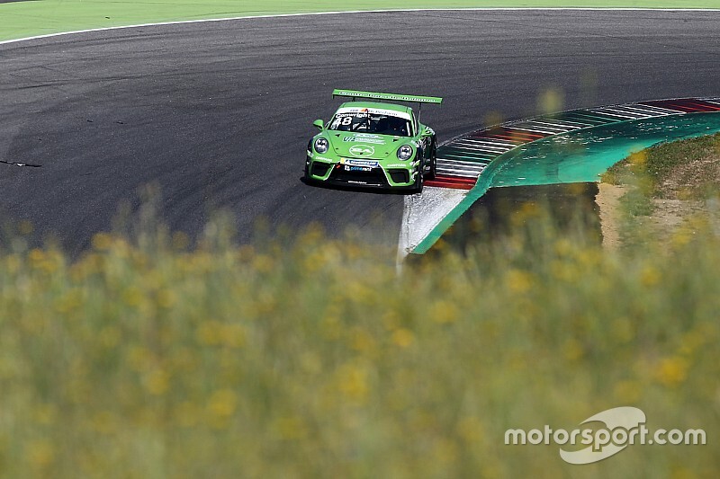 Dinamic Motorsport con un equipaggio ufficiale Porsche alla 9 Ore di Kyalami
