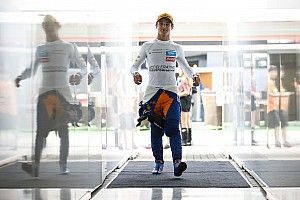 Nagyot húzott a McLaren, ismét: Norris emeli a kalapját