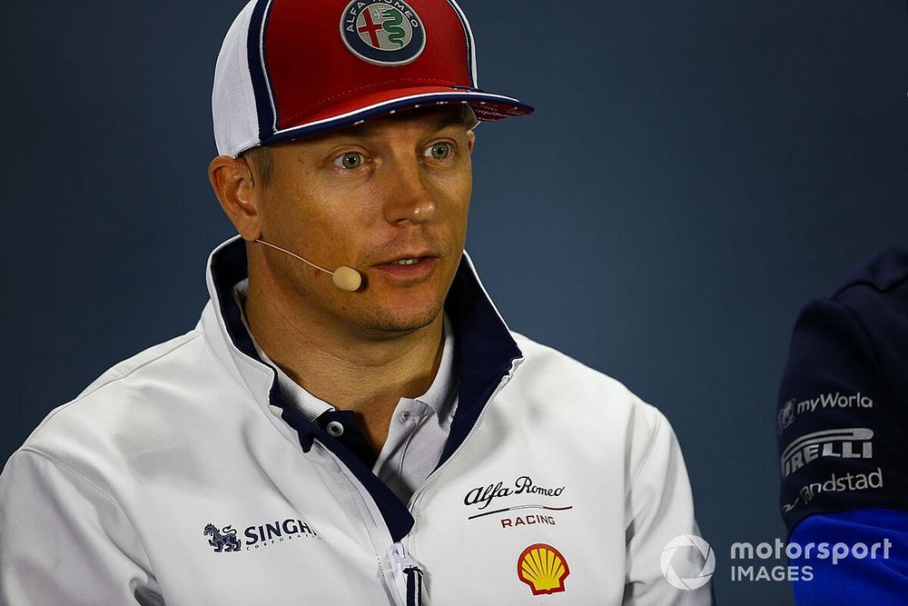 Videó: Raikkönen látszólag kiválóan érezte magát a karácsonyi bulin