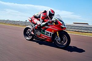 Ducati sort une Panigale V2 hommage à Troy Bayliss