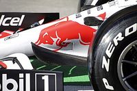 Lo que revela la decoraci&oacute;n blanca en el coche de Red Bull