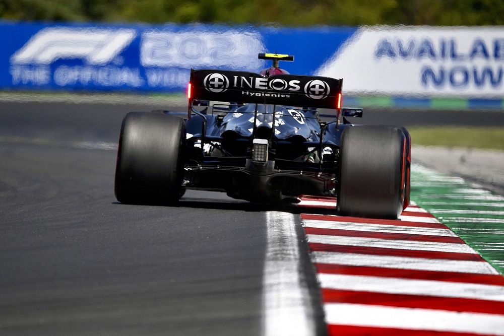 Bottas: "Kokpitin içi Fin saunası gibiydi"
