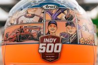 Alex Palou presenta un casco especial para la Indy 500 de 2024